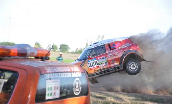 Accidente en el Rally Dakar deja 10 heridos - Foto 0 