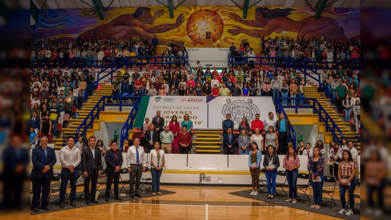 Becas pueden contribuir a disminuir deserción escolar: Rector - Foto 1 