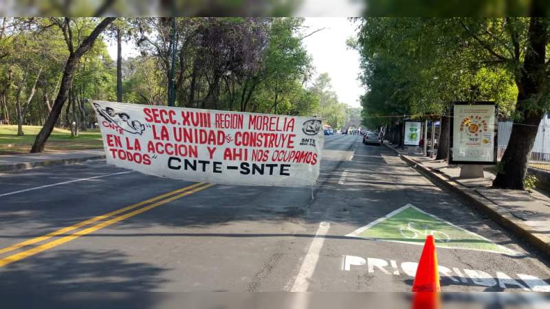 CNTE vuelve a manifestarse en la Secretaría de Finanzas 