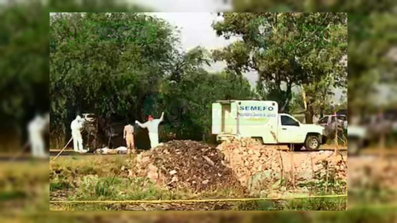 Abandonan dos cuerpos en la carretera Acámbaro – Loreto - Foto 0 
