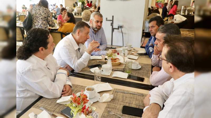 Dan seguimiento a federalización de servicios de salud - Foto 0 