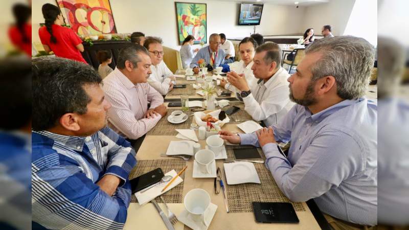 Dan seguimiento a federalización de servicios de salud - Foto 2 