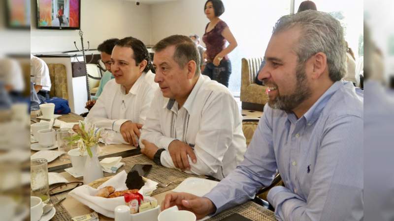 Dan seguimiento a federalización de servicios de salud - Foto 3 