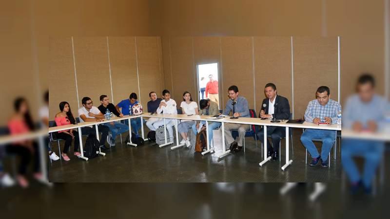 Se reúne Rector con consejeros estudiantiles 