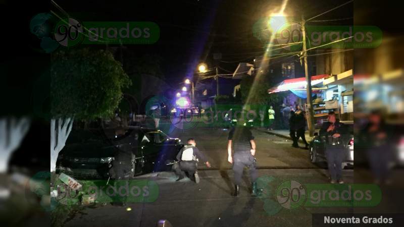 Ejecutan a un hombre y una mujer resulto herida en auto deportivo en Uruapan, Michoacán - Foto 0 