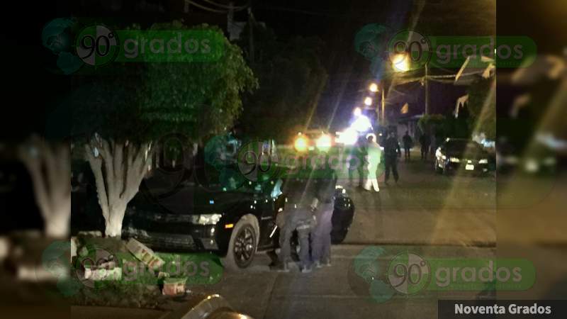Ejecutan a un hombre y una mujer resulto herida en auto deportivo en Uruapan, Michoacán - Foto 1 