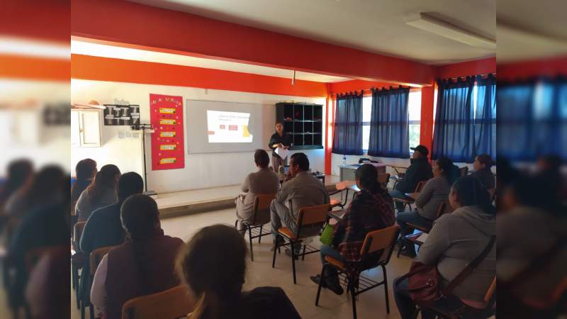Más de 200 jóvenes de Nahuatzen y Maravatío, beneficiados con “Rutas de la Juventud” - Foto 0 