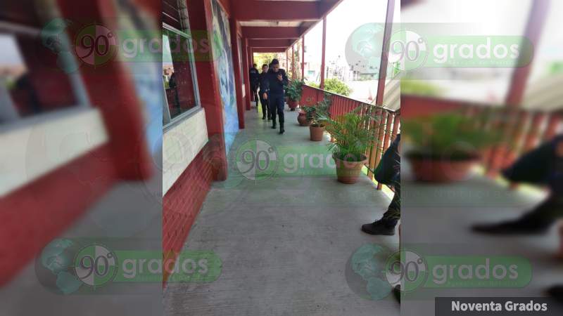 Evacuan escuela secundaria en Morelia por presunta amenaza  - Foto 1 