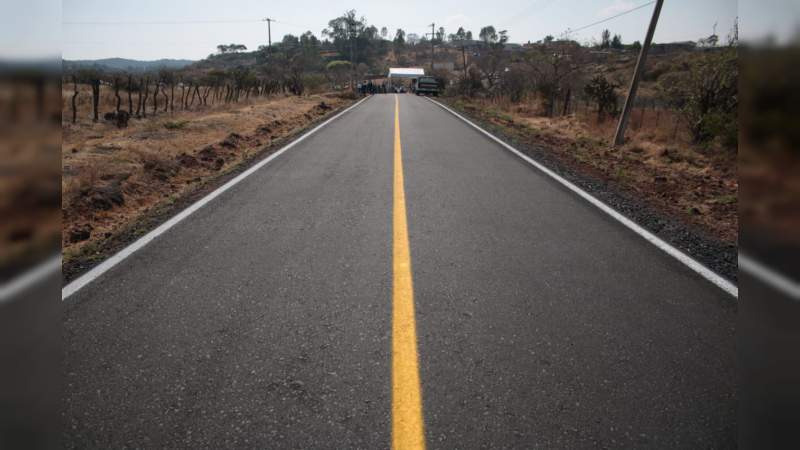En Churintzio, Gobierno de Michoacán rehabilitó el camino Changuitiro-Torrecillas - Foto 1 