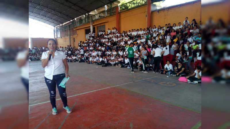 Actividades de “Rutas de la juventud” reúnen a más de mil 200 jóvenes en Tepalcatepec   - Foto 2 