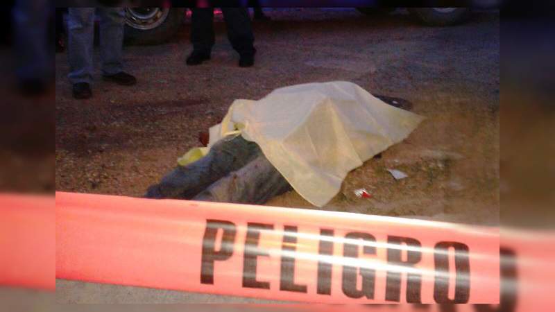 Lo ejecutan motosicarios en calles de Tlaquepaque, Jalisco  