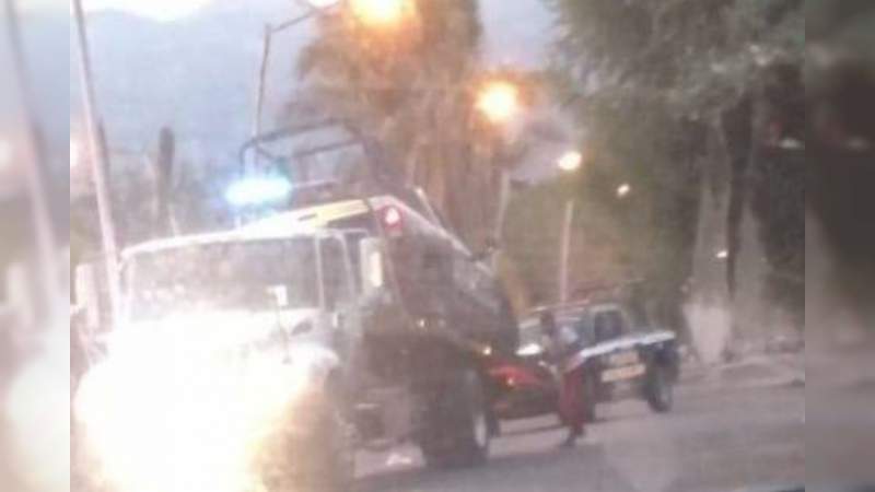 Atacan a balazos patrulla de la Policía Michoacán en Apatzingán, Michoacán 