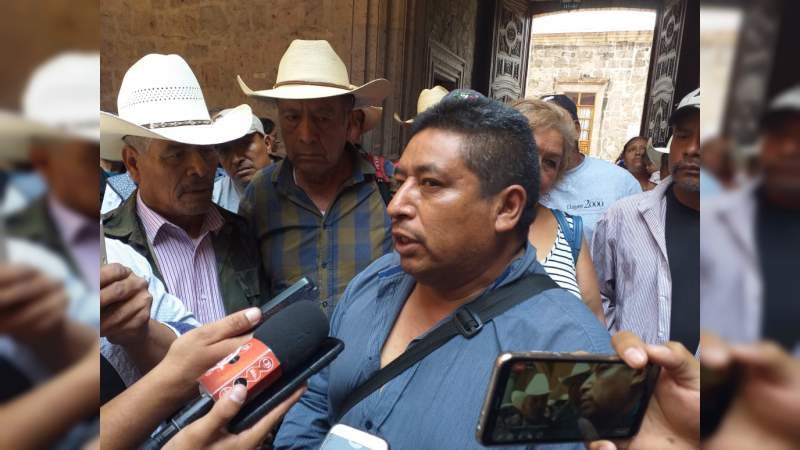 Habitantes piden sean respetados en sus usos y costumbres; ayuntamiento de Morelia dice que es violatorio 