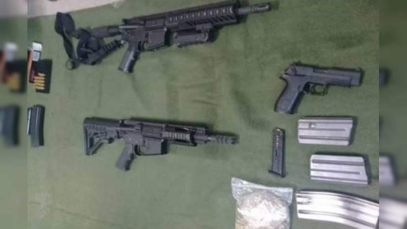 Ocultos en un OXXO encuentran más de 1 millón de dólares, armas y cartuchos, en Sonora - Foto 2 