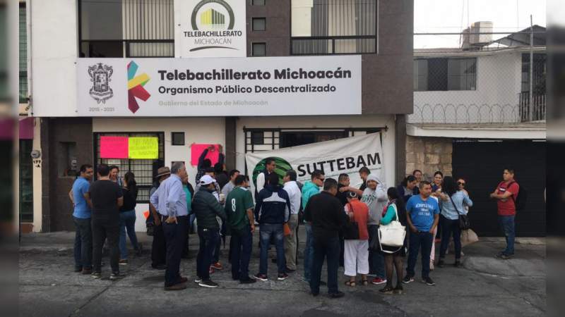 Trabajadores se manifiestan en las oficinas centrales del Suttebam 
