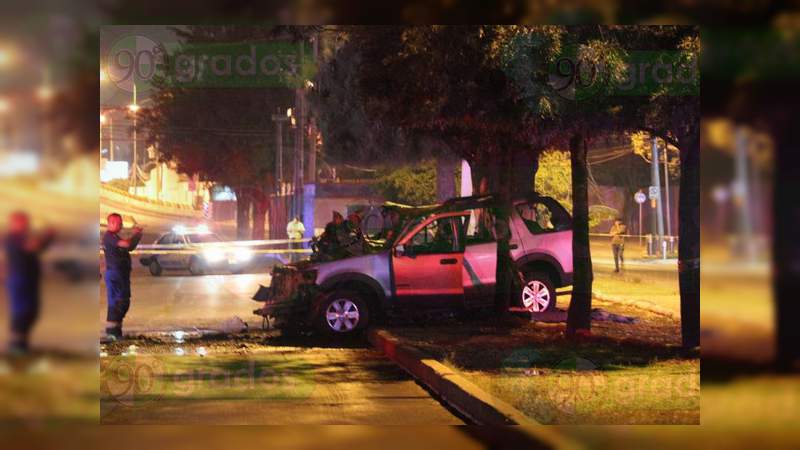 Choque e incendio en Celaya dejan un muerto y tres heridos - Foto 1 