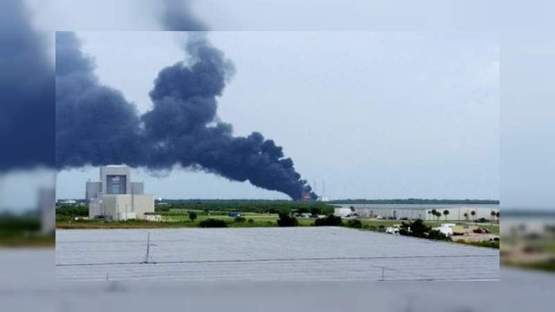 Presumen siete muertos al desplomarse aeronave que combatía incendio en Querétaro 