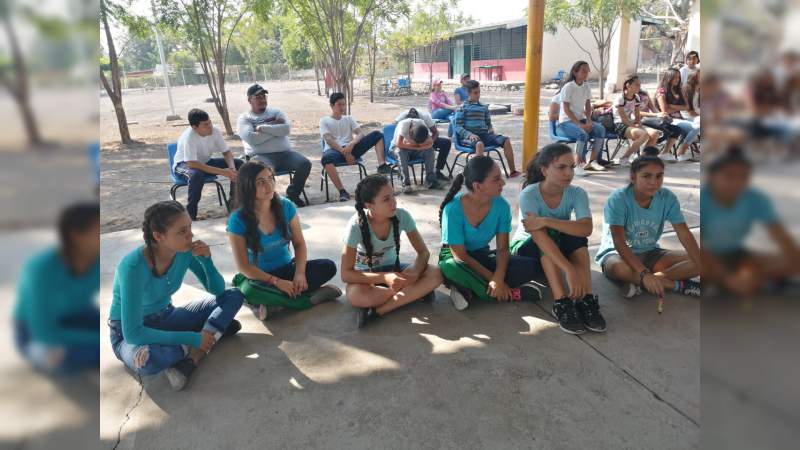 Más de 400 jóvenes de la Tierra Caliente, se suman a "Rutas de la Juventud" - Foto 1 