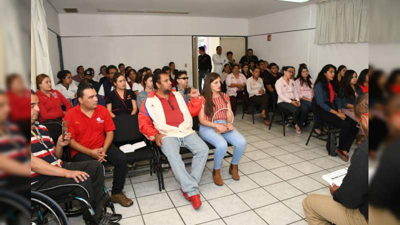 CREE Morelia realiza ponencias para la concientización sobre la esclerosis múltiple - Foto 1 
