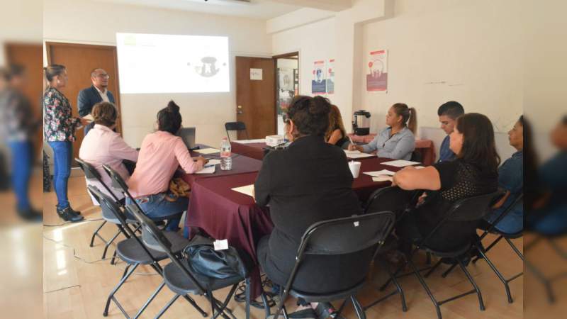 Hacer del Servicio Social de Pasantes, un verdadero acercamiento al campo laboral, meta del IJUMICH - Foto 0 