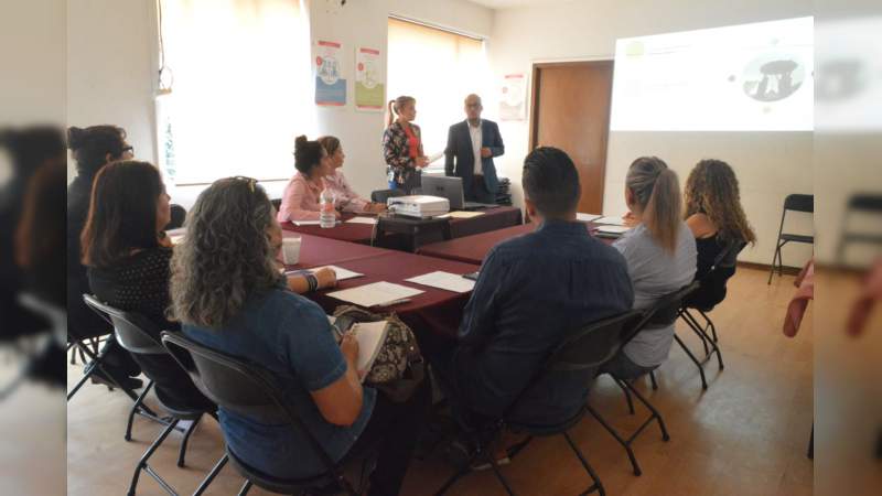 Hacer del Servicio Social de Pasantes, un verdadero acercamiento al campo laboral, meta del IJUMICH - Foto 1 