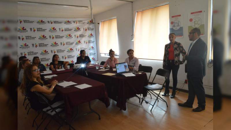 Hacer del Servicio Social de Pasantes, un verdadero acercamiento al campo laboral, meta del IJUMICH - Foto 2 