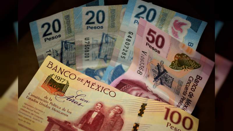 Peso mexicano continúa su caída frente al dólar 