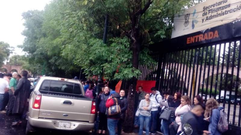 SNTE toma la Secretaría de Finanzas - Foto 3 