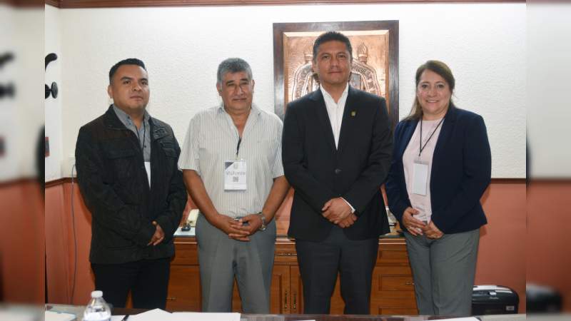 Visitan alcaldesas a Rector - Foto 0 