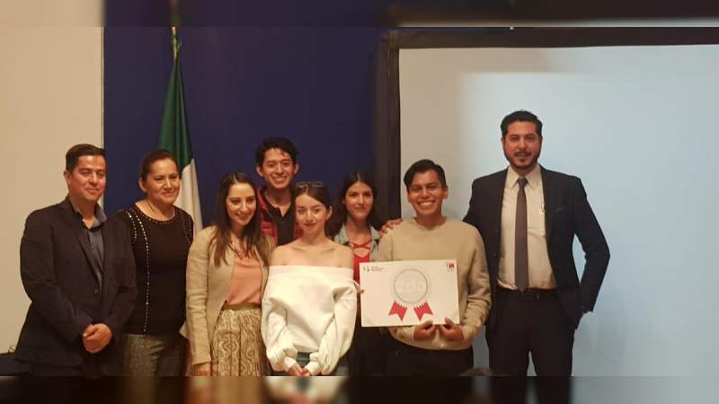 Concluyen 45 jóvenes universitarios seis planes de negocios, asesorados por el Ijumich - Foto 0 