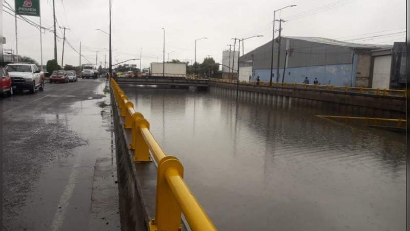 Debido a las lluvias, se desbordan arroyos y ríos de Guanajuato 