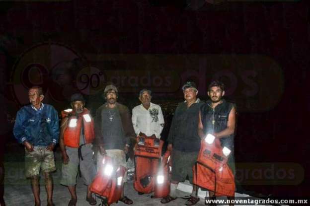 Se hunde barco camaronero en costas de Guerrero - Foto 1 