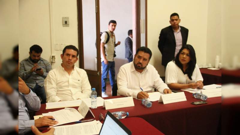 Dictamina Comisión que preside Erik Juárez ocho iniciativas de reforma - Foto 1 