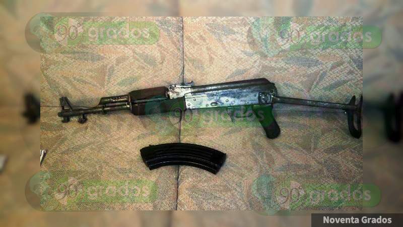 Aseguran armas largas en paquetería de Apatzingán, Michoacán 
