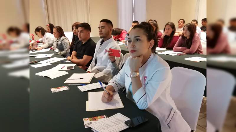 Inauguran las XXVI Jornadas Médicas por Aniversario del Hospital General de Uruapan “Dr. Pedro Daniel Martínez” - Foto 4 