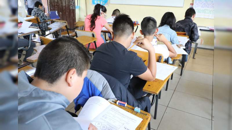 Presentan examen de admisión más de 41 mil aspirantes a secundaria - Foto 0 