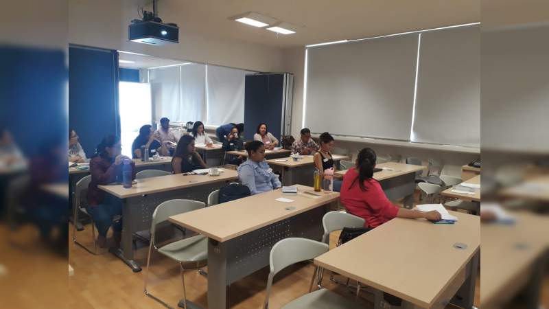 Imparten curso-taller sobre perspectiva de género para personal de la UMSNH - Foto 1 