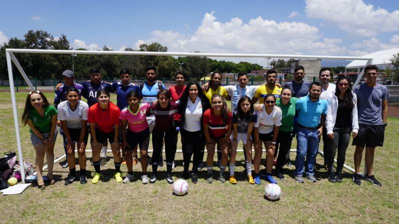 Inician concentración selecciones femenil y varonil de Street Soccer, rumbo al nacional - Foto 0 