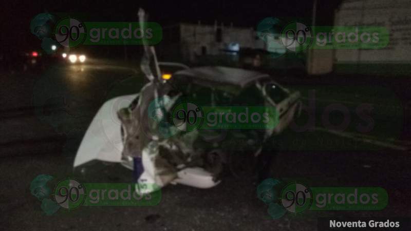 Brutal choque entre camioneta y taxi deja al menos 5 heridos en Uruapan ...