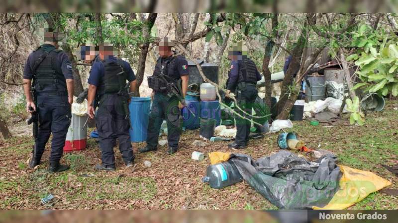 “Revientan” laboratorio clandestino para elaborar droga sintética en Puruándiro, Michoacán - Foto 0 