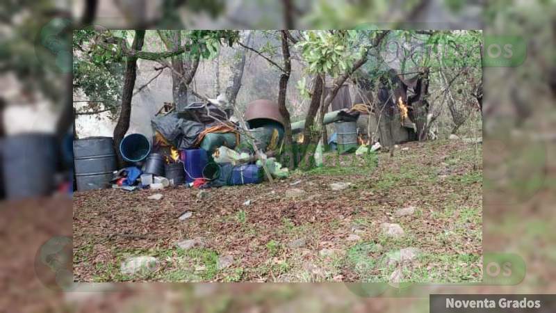 “Revientan” laboratorio clandestino para elaborar droga sintética en Puruándiro, Michoacán - Foto 3 