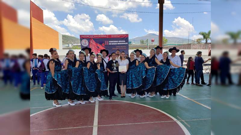 Impulsa magisterio antorchista II Concurso de Bailes Regionales 