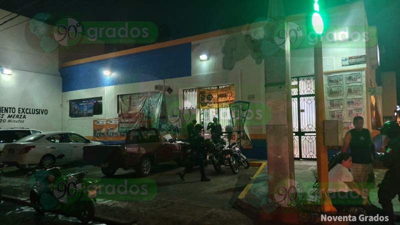 Asaltan a personal y clientes de una tienda departamental en Zamora, Michoacán - Foto 1 