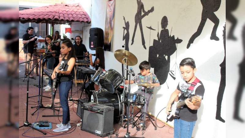 Exitosa presentación de las bandas de rock Luna Infinita, Rebels y Delixir en Ecaym Morelia - Foto 0 