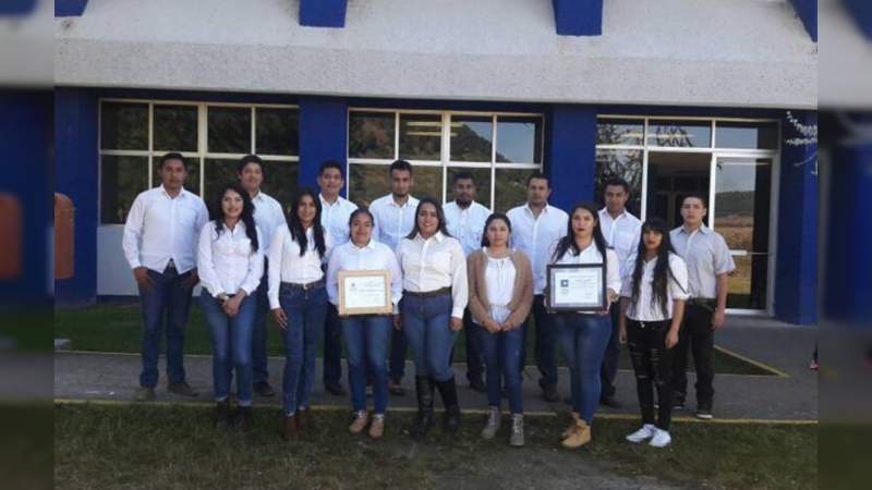 Recibe Tecnológico Purhépecha, reconocimiento Golden Award 