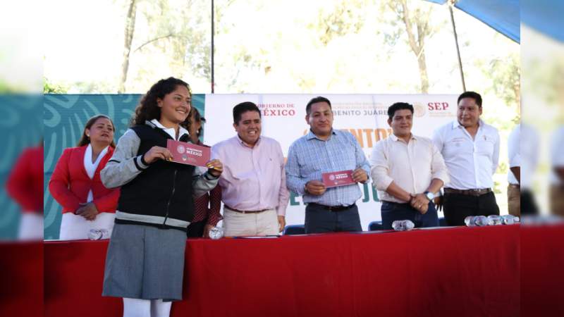 Llegarán a Michoacán 19 mil nuevas Becas Benito Juárez - Foto 0 