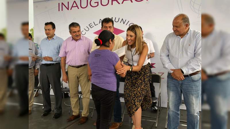 El Ayuntamiento de Morelia comprometido con la educación de jóvenes y adultos - Foto 1 