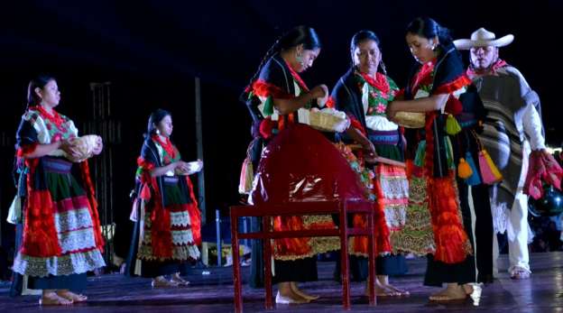 Llama alcalde de Nuevo Parangaricutiro a conservar tradiciones - Foto 1 