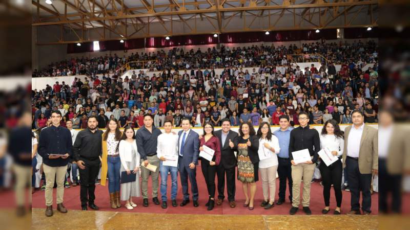 Realiza Bienestar entrega histórica de becas para estudiantes del Tecnológico de Morelia - Foto 0 