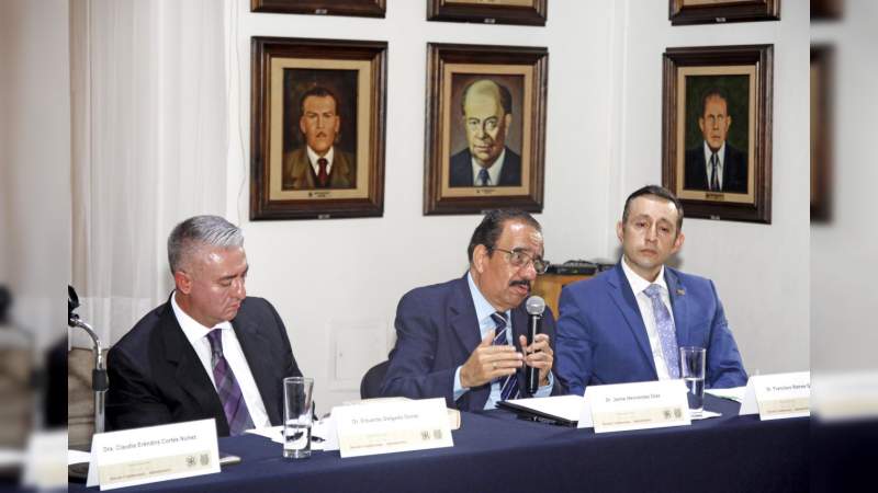 Presentan libro “Curso de derecho constitucional y administrativo 1888”. - Foto 1 